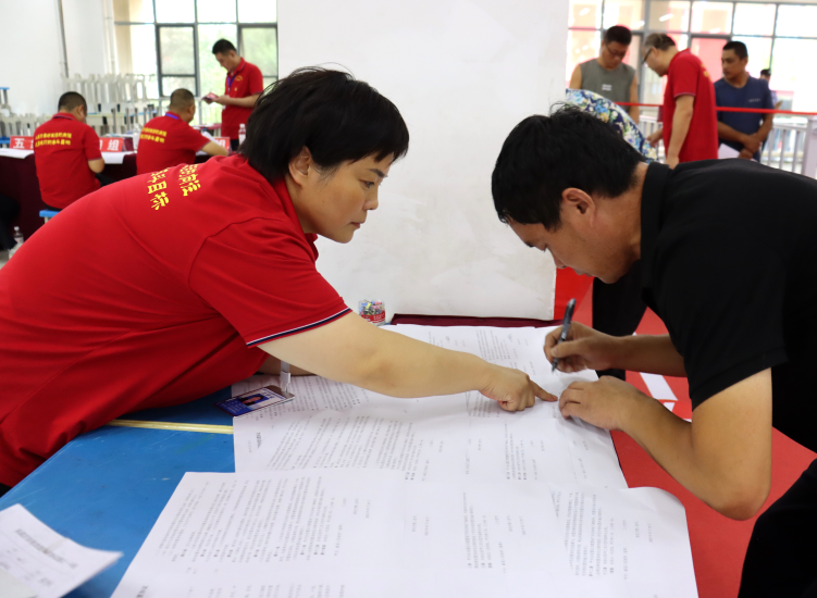 河北献县:签约落笔绘新图 民生实事进行时_fororder_图片4