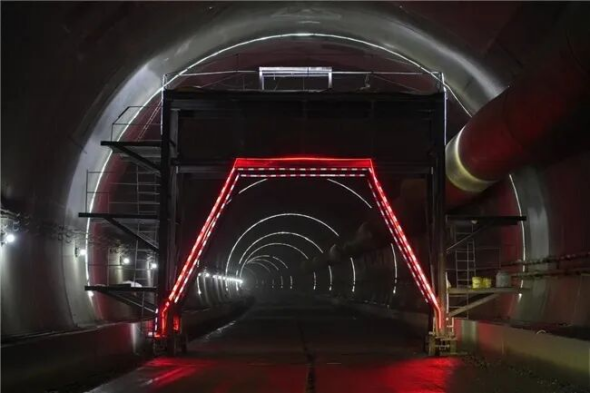 河北阜平:超6000米! 雄忻高铁阜平大光岩隧道贯通_fororder_河北阜平:超6000米! 雄忻高铁阜平大光岩隧道贯通313