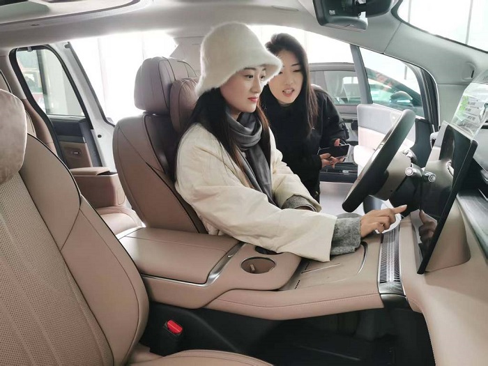 双滦区:汽车消费热力足产业发展加速跑_fororder_e6ec7c65-552a-40e9-a602-f58029ffcb69