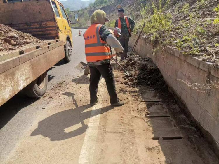 河北平泉:以养代修强根基 路域焕新惠民生_fororder_image005