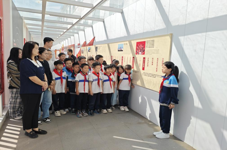 河北阜平:国防润少年 激荡强国梦_fororder_图片2