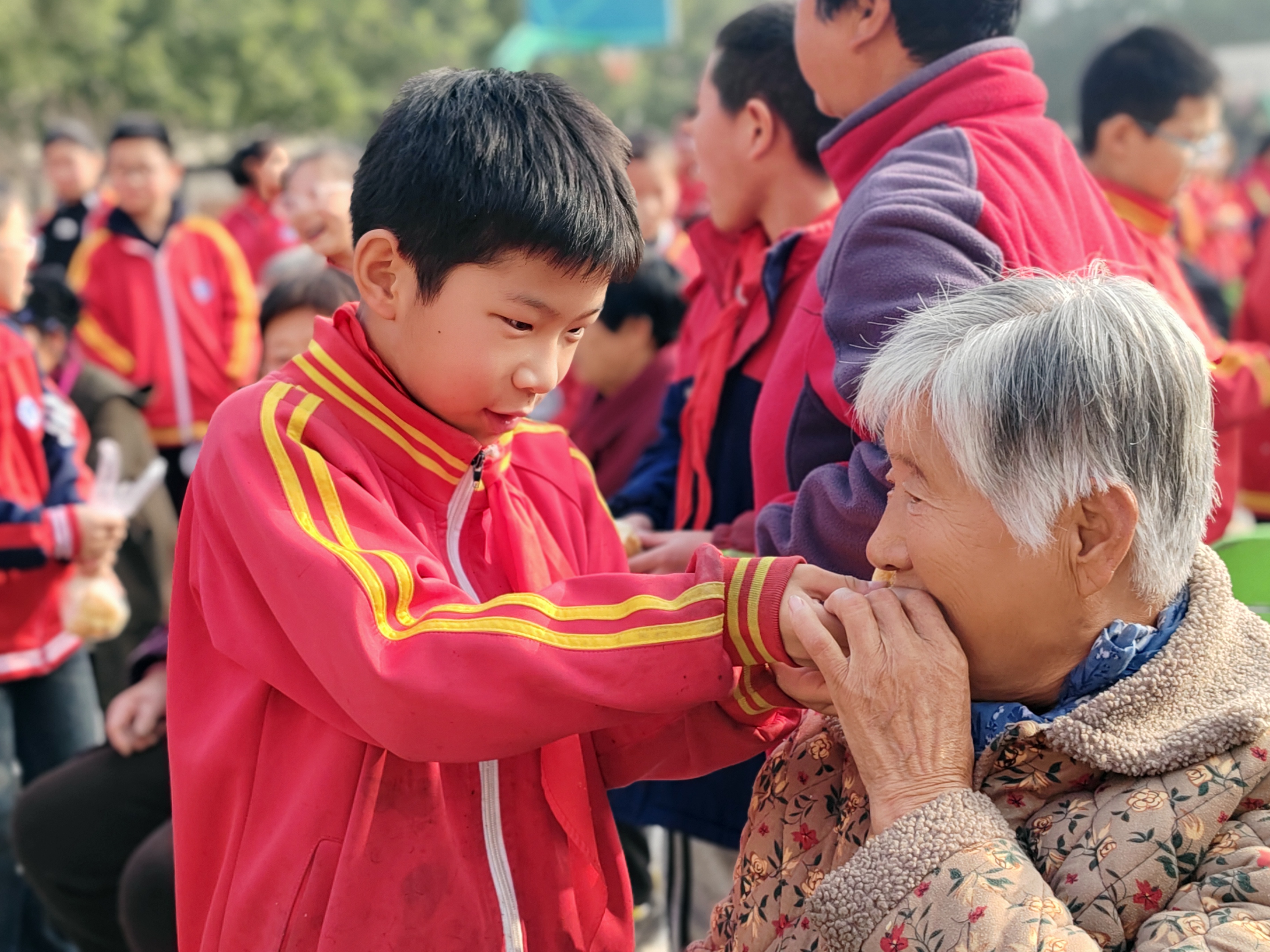 保定市满城区:金秋暖重阳 童心传孝意_fororder_活动现场 摄影 杨莎莎