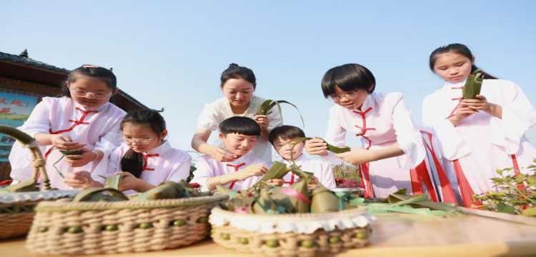 邯郸肥乡:汉服雅韵润童心 粽香传情暖端午_fororder_图片2