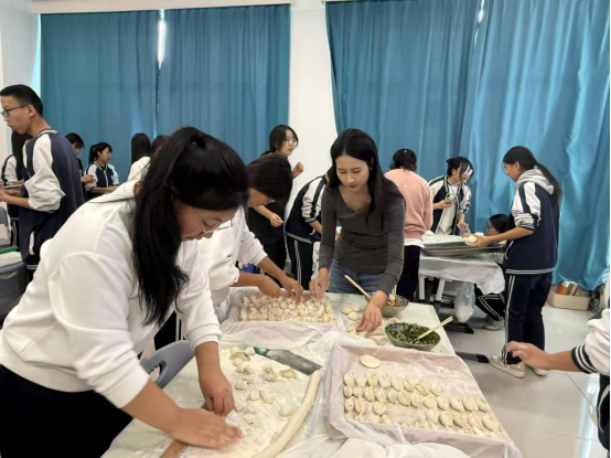 河北海兴:饺香传情育桃李 师德践行暖校园_fororder_河北海兴:饺香传情育桃李 师德践行暖校园446