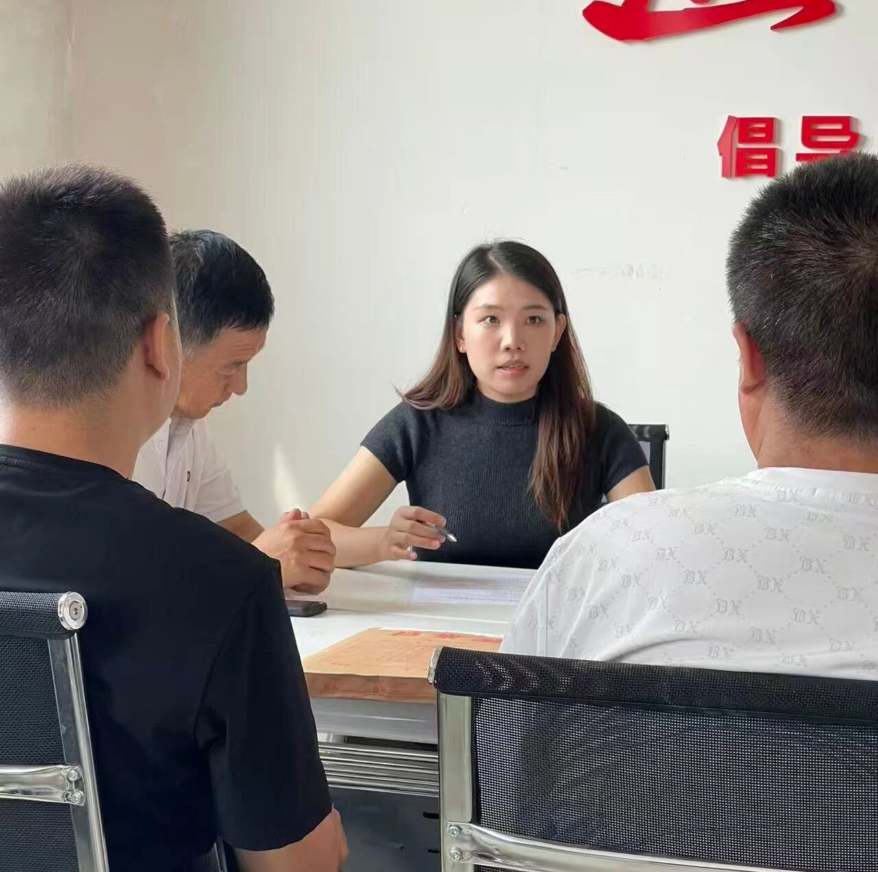 石家庄高邑:当好网络“清朗守望者” 筑牢基层“精神防火墙”_fororder_微信图片_2025-10-28_144057_188