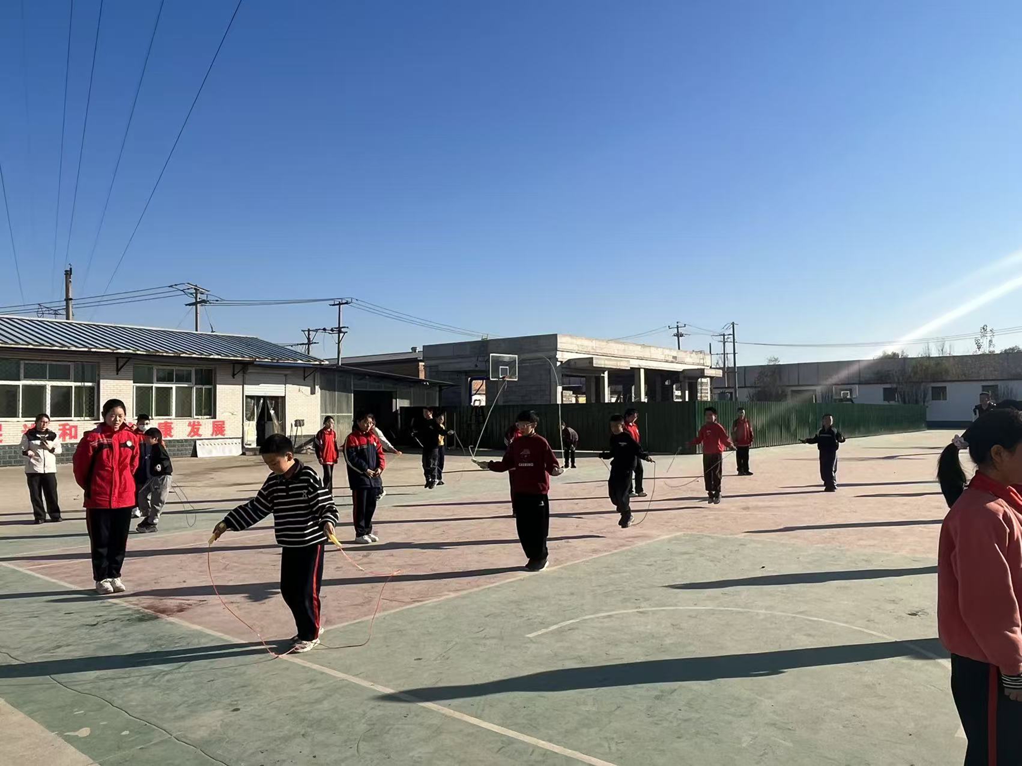 图片默认标题_fororder_满城区方顺桥镇陉阳驿村中心小学“跃动校园 绳韵飞扬”跳绳比赛现场 摄影 赵淑红