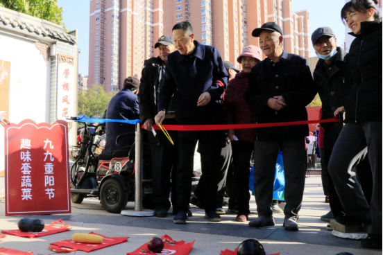 沧州运河区:“能人集市”助老敬老暖重阳_fororder_沧州运河区:“能人集市”助老敬老暖重阳392