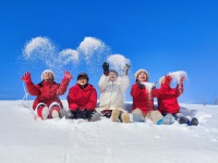 春意与冬韵交响 不冻河畔泼雪狂欢