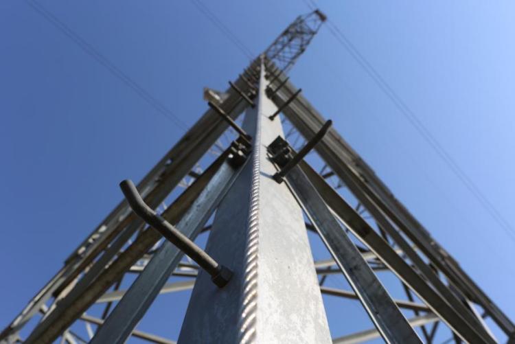 陕西渭南:加装防坠轨道 筑牢安全防线_fororder_image (1)