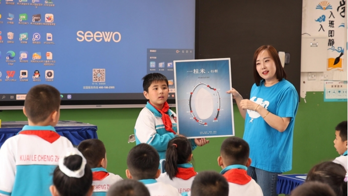 榆林府谷:志愿服务“花团锦簇” 文明城市“升温增色”_fororder_图片2