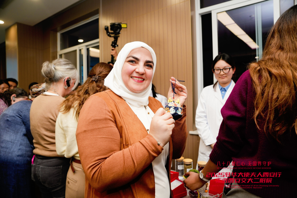 西安交大二附院:医无国界绽芳华 “她力量”点亮全球健康路_fororder_图片709
