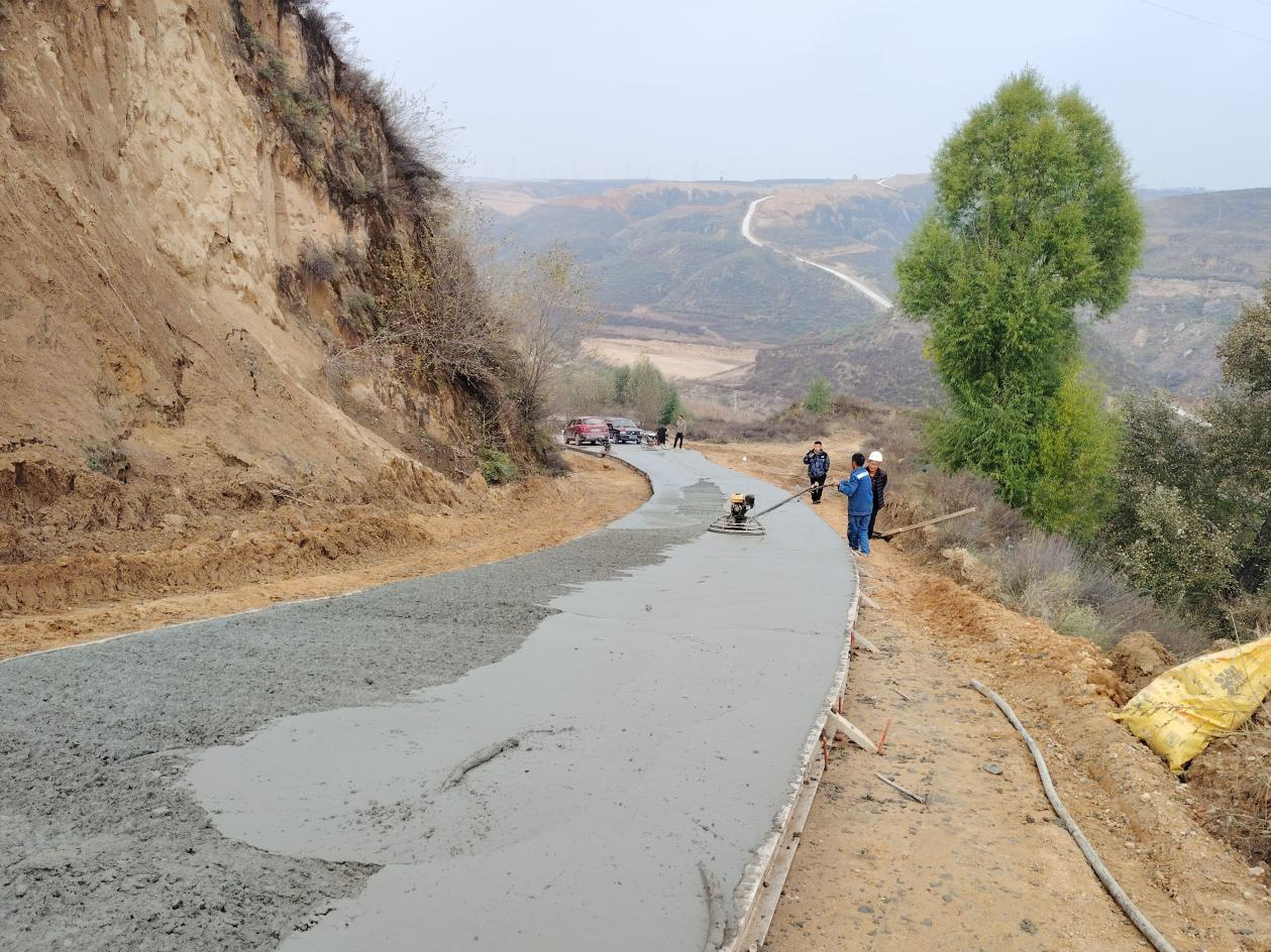 榆林府谷:织密通村“公路网” 系牢村道“安全带”_fororder_图片9