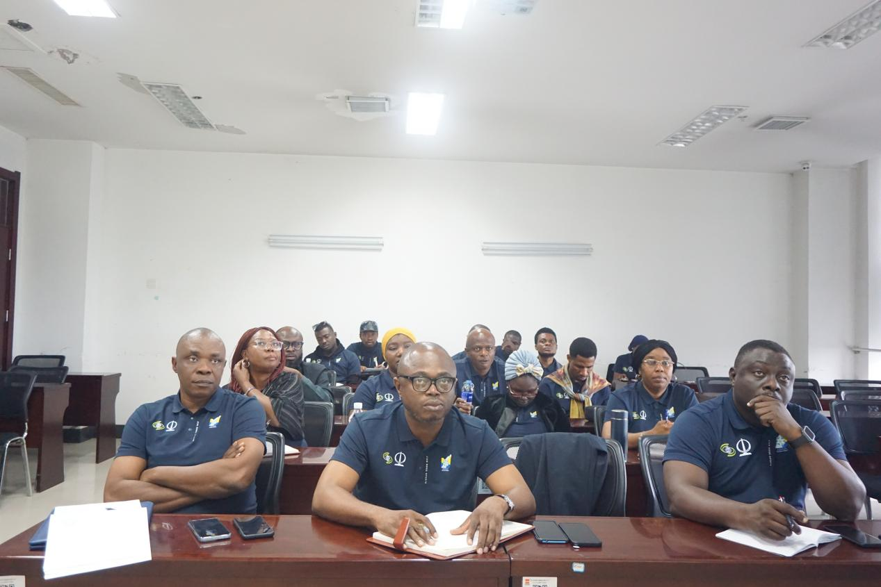 【外眼看陕西】从渭南出发:阿布贾青年与中国轨道的双向奔赴_fororder_图片3