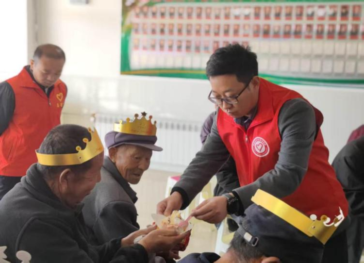 靖边县青年志愿者协会会长乔林:公益路上一束温暖的光_fororder_图片1