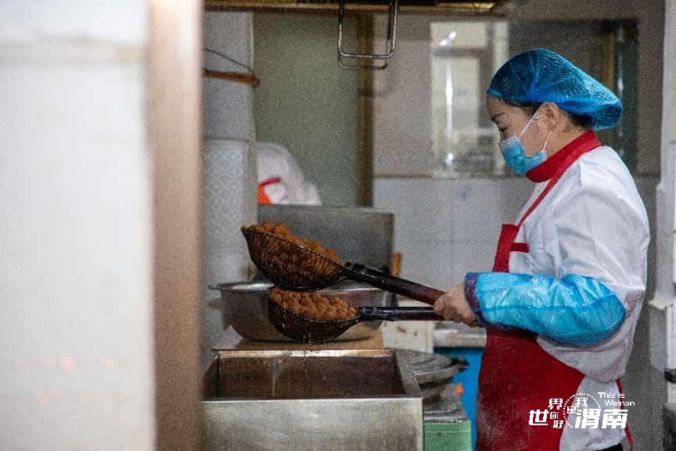 热气腾腾的中国年 | 陕西渭南:匠心“焙”出年滋味_fororder_图片2