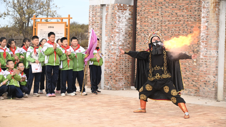 榆林靖边:统万城变身研学课堂 让匈奴最后的辉煌照进青春_fororder_图片1