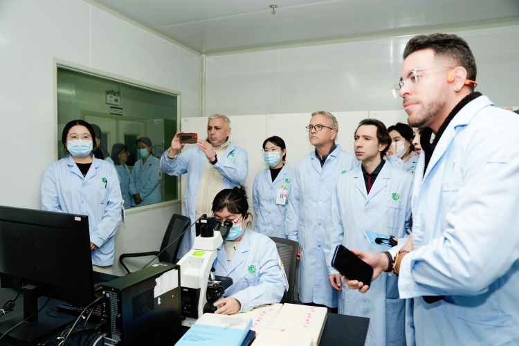 邂逅“空中丝路新起点” 外籍专家看到西安开放新图景_fororder_图片5