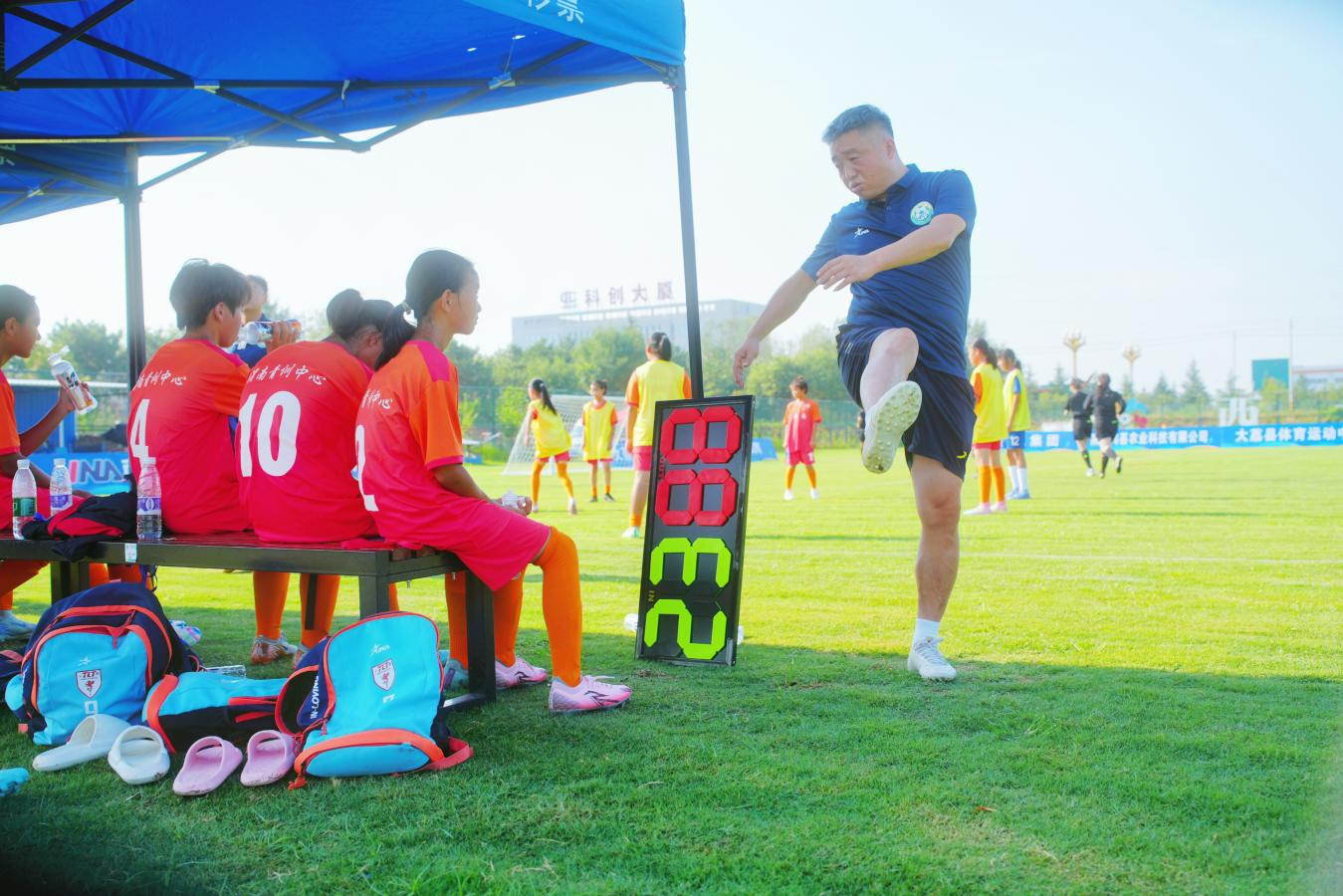 2025年陕西省青少年足球锦标赛暨省运会资格赛在大荔开幕_fororder_3