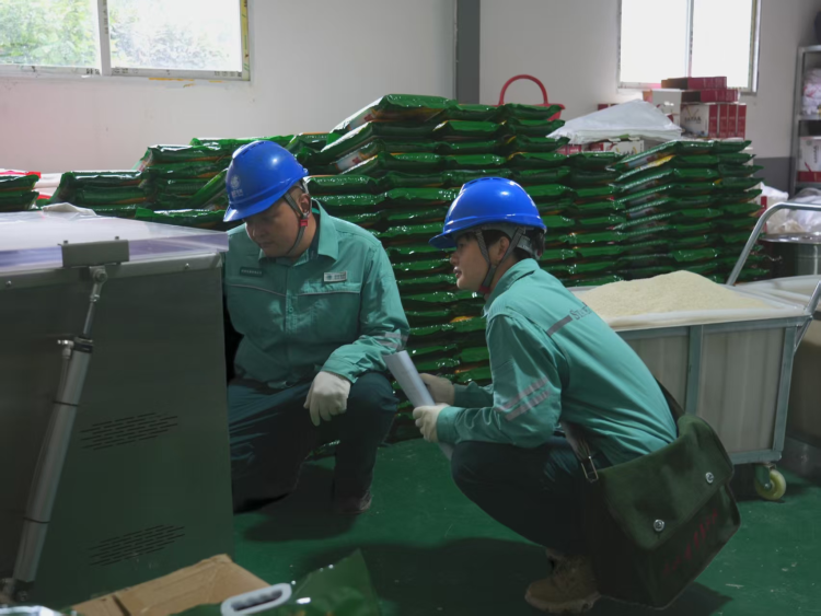 国网平利县供电公司:“电”亮归仓路_fororder_图片4