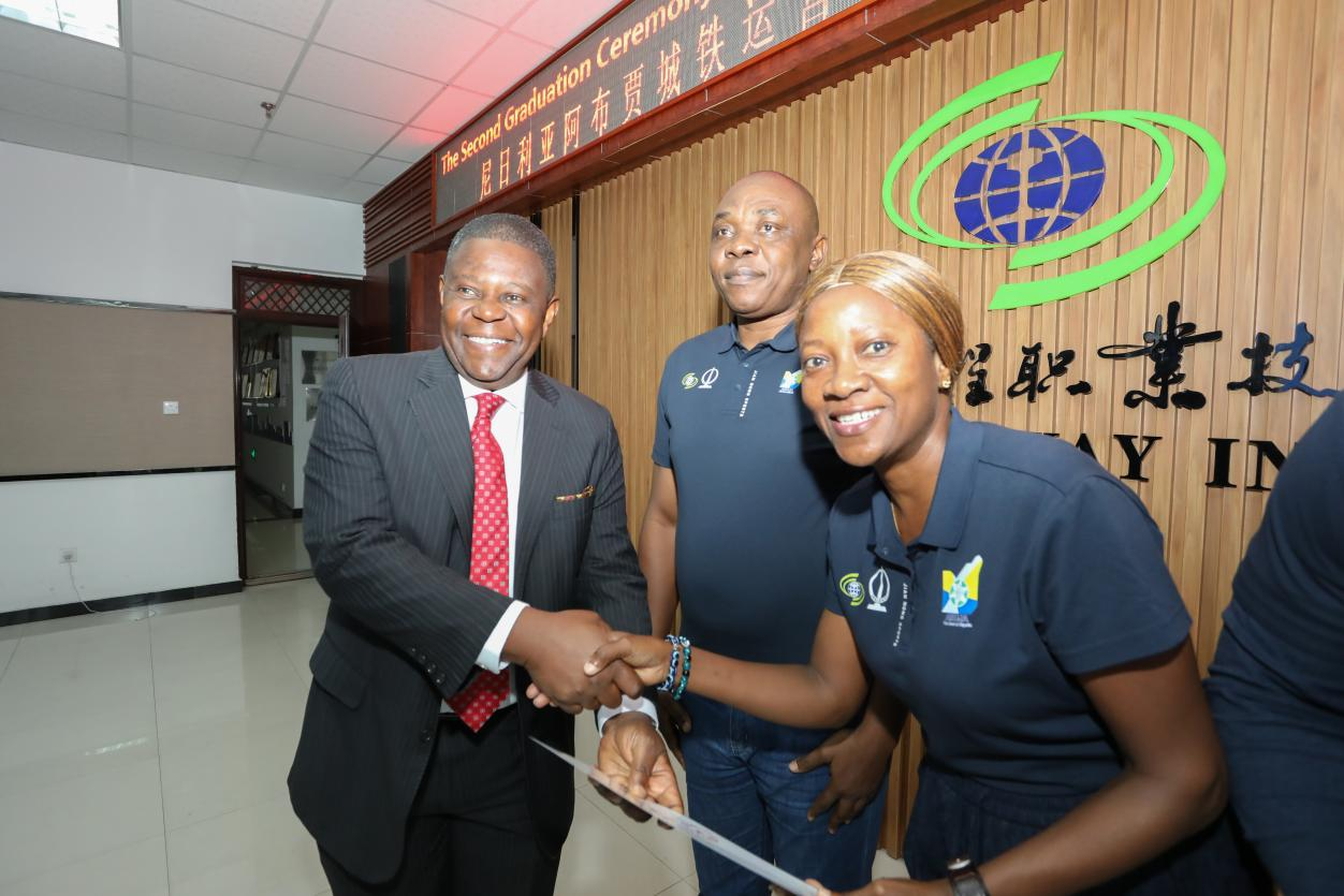 【外眼看陕西】从渭南出发:阿布贾青年与中国轨道的双向奔赴_fororder_图片5