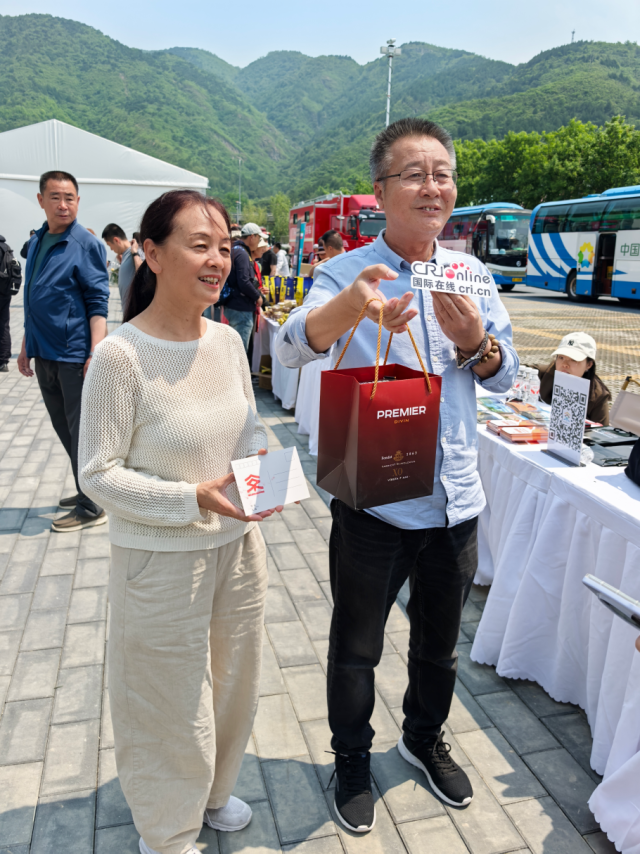荟聚“东西”品味“东西” 外国友人京西福地话“共美”_fororder_图片5