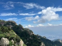 山东泰安：云作丝，风为引！登泰山“天界漫游”，把夏日浪漫全打包