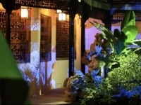 江苏扬州：何园“何堂月色”沉浸式夜演吸引游客