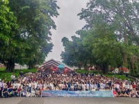 中越人文交流持续升温 广西迎来350人越南入境旅游团_fororder_1