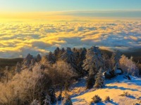 乘着高铁游白山 | 五大特色旅游产品“秀”出白山四季魅力_fororder_98c2b8e8830349fb878ead971653b921.800x450.750x2147483647