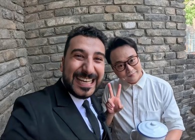 【“中国游记”第一季㉜】边走边看、边演边哭？中国沉浸式演出把看剧的老外整不会了！_fororder_990c8a6dd4ab5c41305036114216402