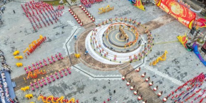 第十五届乌江苗族踩花山节在重庆开幕