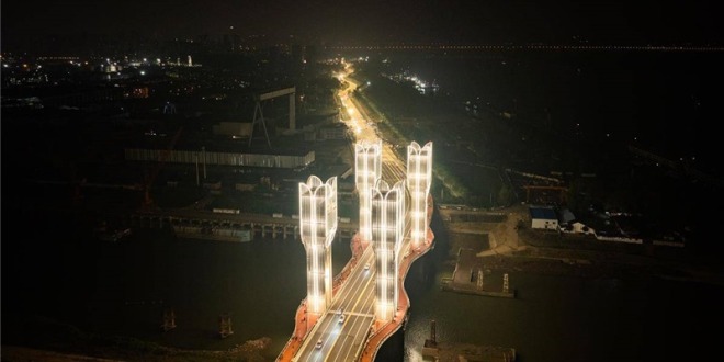 江城开启桥灯火璀璨