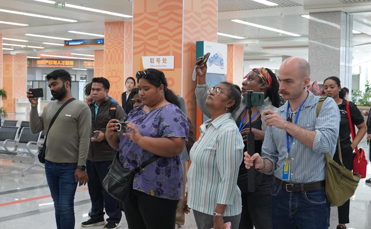 “北京服务”收获国际点赞 70名外媒记者聆听“北京声音” “北京服务”收获国际点赞 70名外媒记者聆听“北京声音”_fororder_图片1