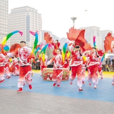 内蒙古呼和浩特：欢快的秧歌扭起来