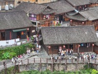 十八洞村迎来暑期旅游热_fororder_13345671b39d4e3baef7272895897b6a.900x506.750x2147483647