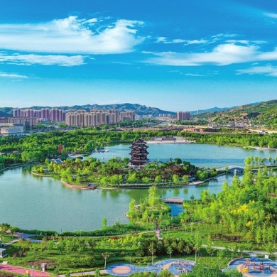 山西吕梁：夏日如意湖 宜居风光好