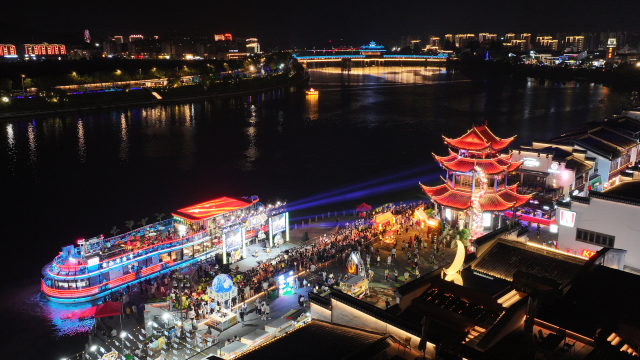 从 “过路客” 到 “过夜客”  黄山屯溪双节文旅融合有何秘诀？_fororder_图片2