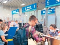 伊宁航空口岸出入境客流稳步增长