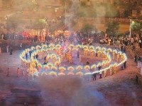 福州福清板凳龙：披上了“赛博霓裳”