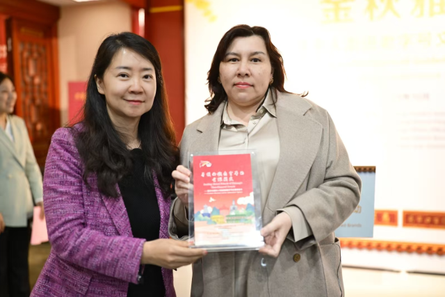 大使夫人探店北京老字号 东方美学受热捧_fororder_图片5