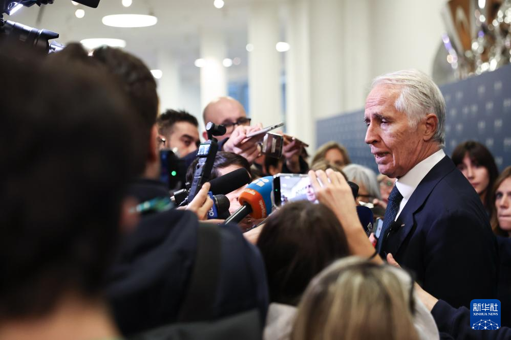 米兰-科尔蒂纳冬奥会倒计时100天庆祝活动举行 米兰-科尔蒂纳冬奥会倒计时100天庆祝活动举行