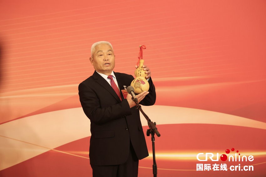 2026河南两会代表通道|王建力:乡村振兴的路 前头都是幸福_fororder_4N6A9573.JPG