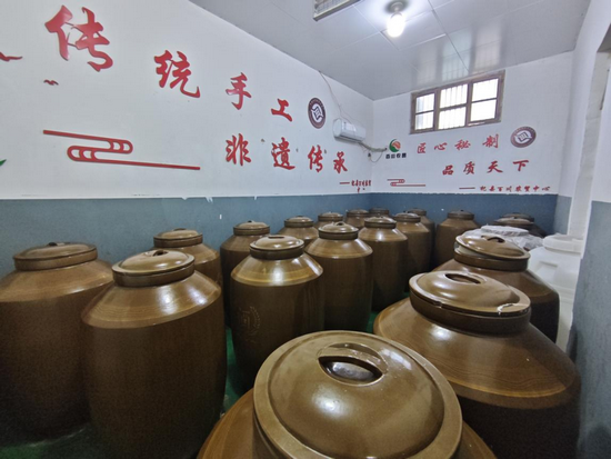 开封杞县:一缕蒜香飘千里 “非遗糖蒜”俏四方_fororder_图片2