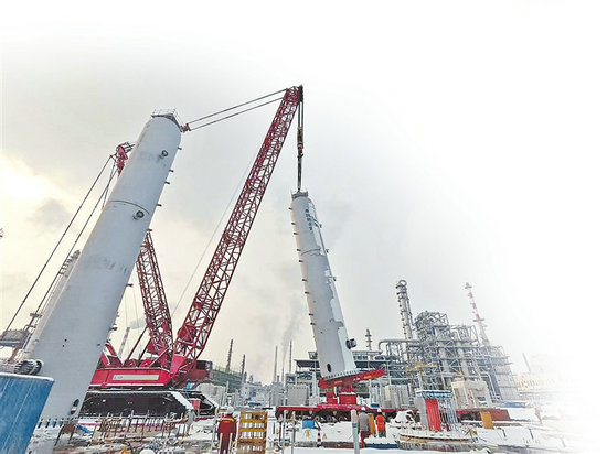 风雪中的工地 百万吨乙烯项目攻坚不息_fororder_p79_s