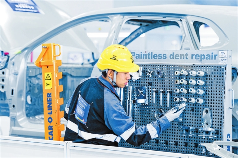 空中丝路 从“物流动脉”到“产业引擎”