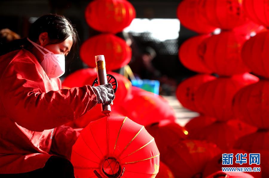 石家庄藁城区：赶制宫灯迎新年