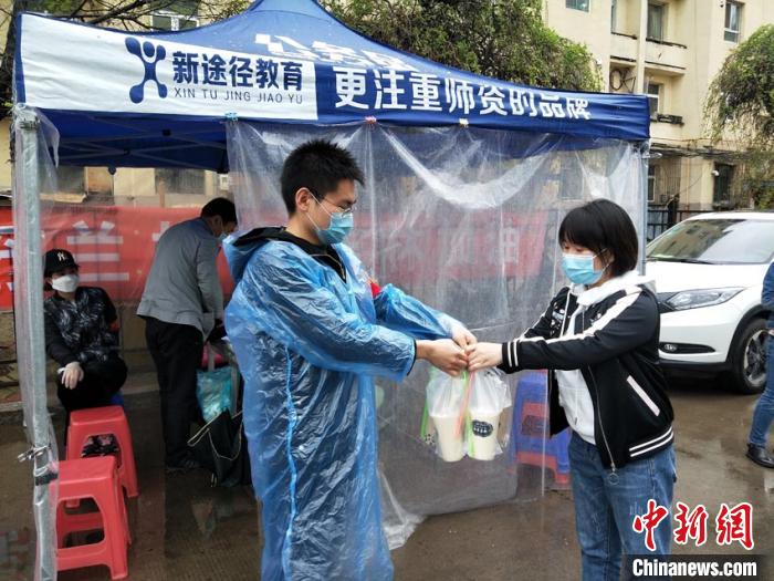 “90后”的戰場:駐守在城市的“戰疫”生力軍