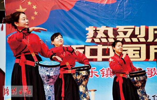 洛阳：多彩活动庆七一