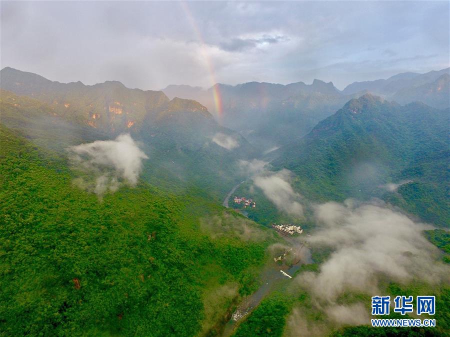 福州：雨后青山美
