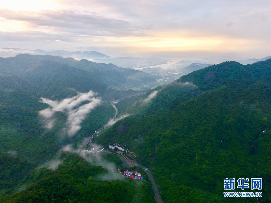 福州：雨后青山美